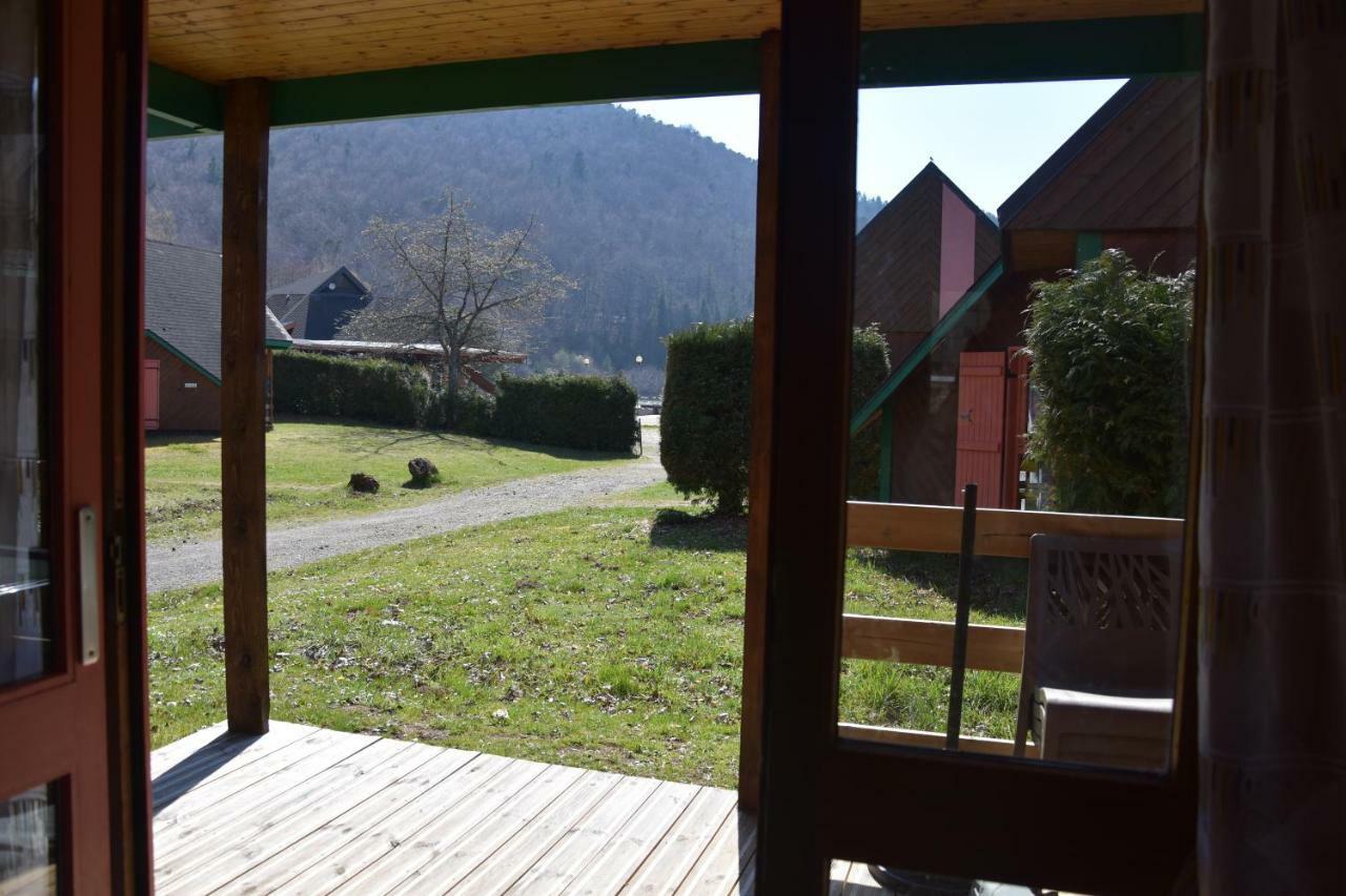 Camping Domaine Du Lac Chambon Murol Kültér fotó